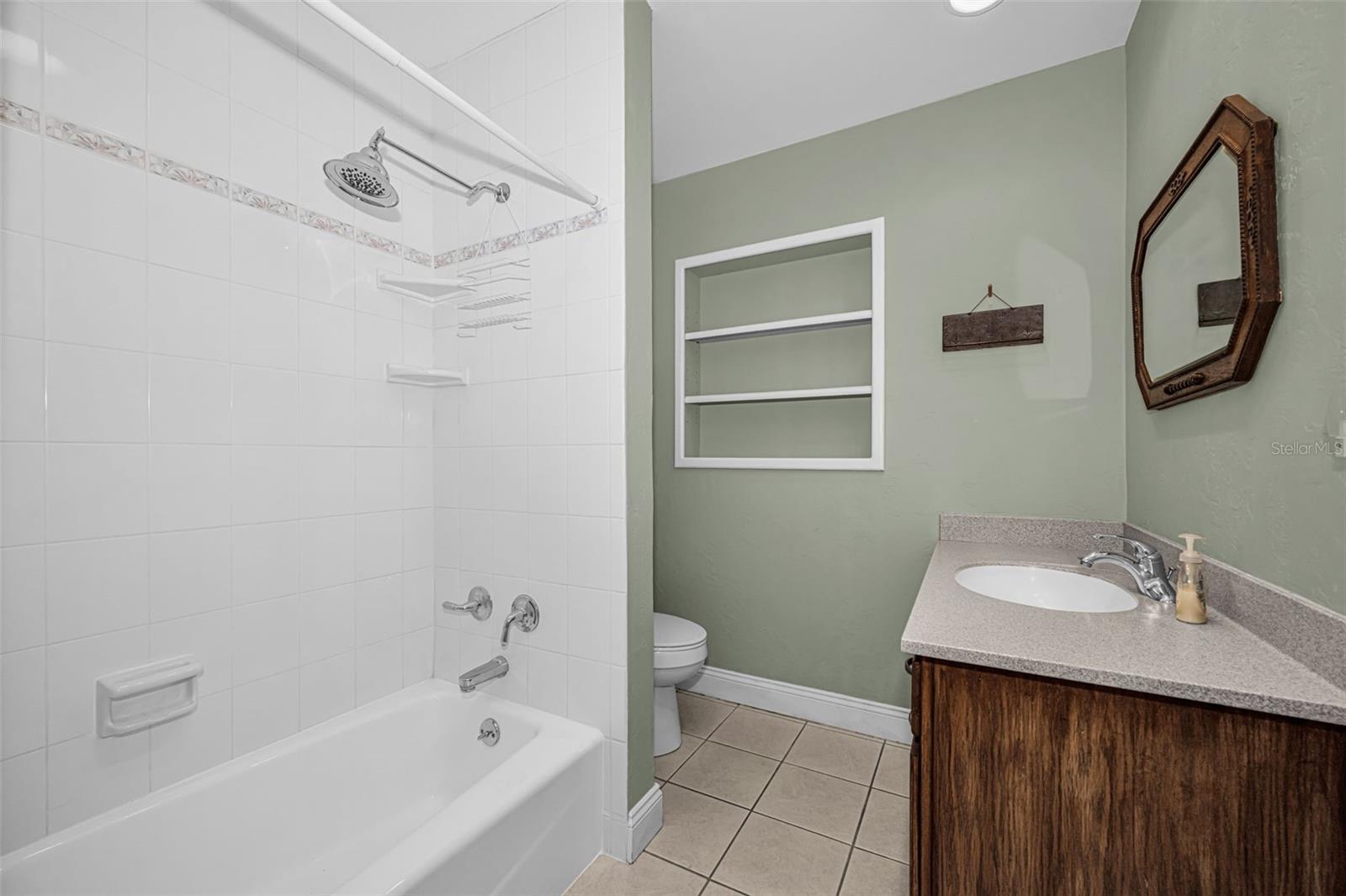 Image 25 of 70 For 253 Park Circle S