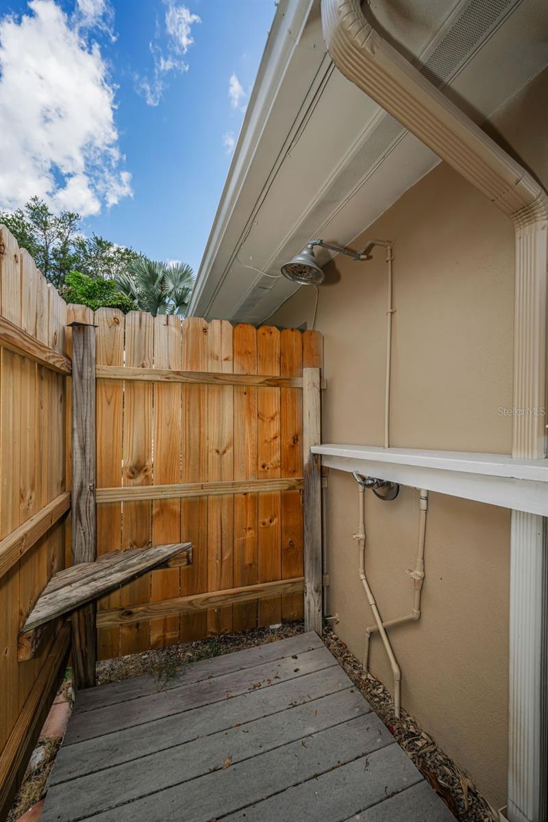 Image 34 of 70 For 253 Park Circle S