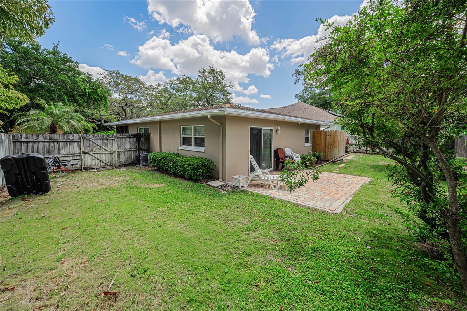 Image 37 of 70 For 253 Park Circle S