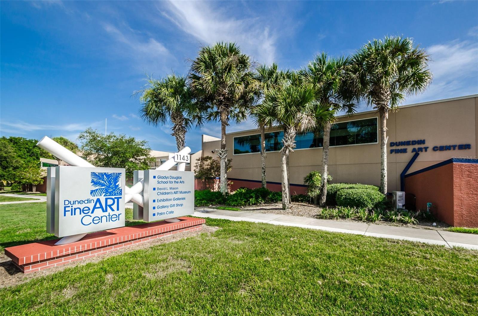 Image 61 of 70 For 253 Park Circle S