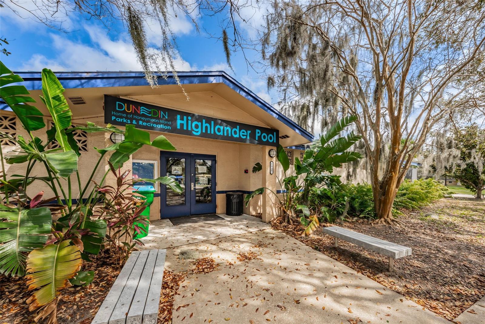 Image 63 of 70 For 253 Park Circle S