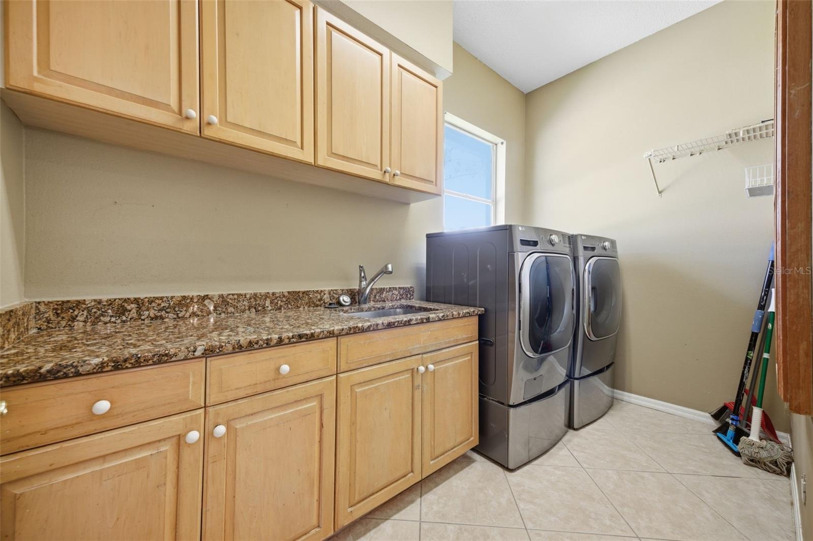 Image 18 of 53 For 18629 Avenue Capri