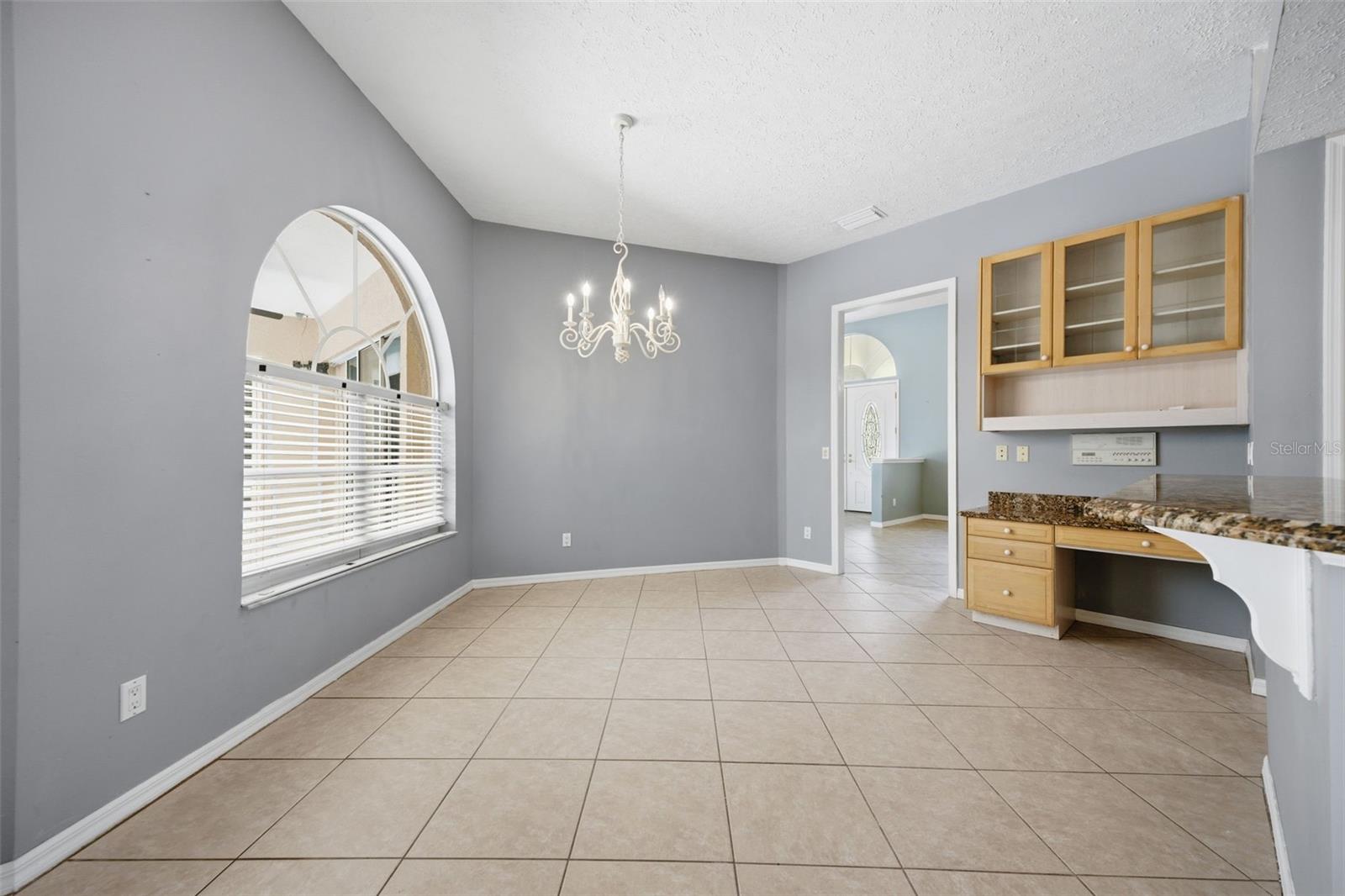 Image 19 of 53 For 18629 Avenue Capri