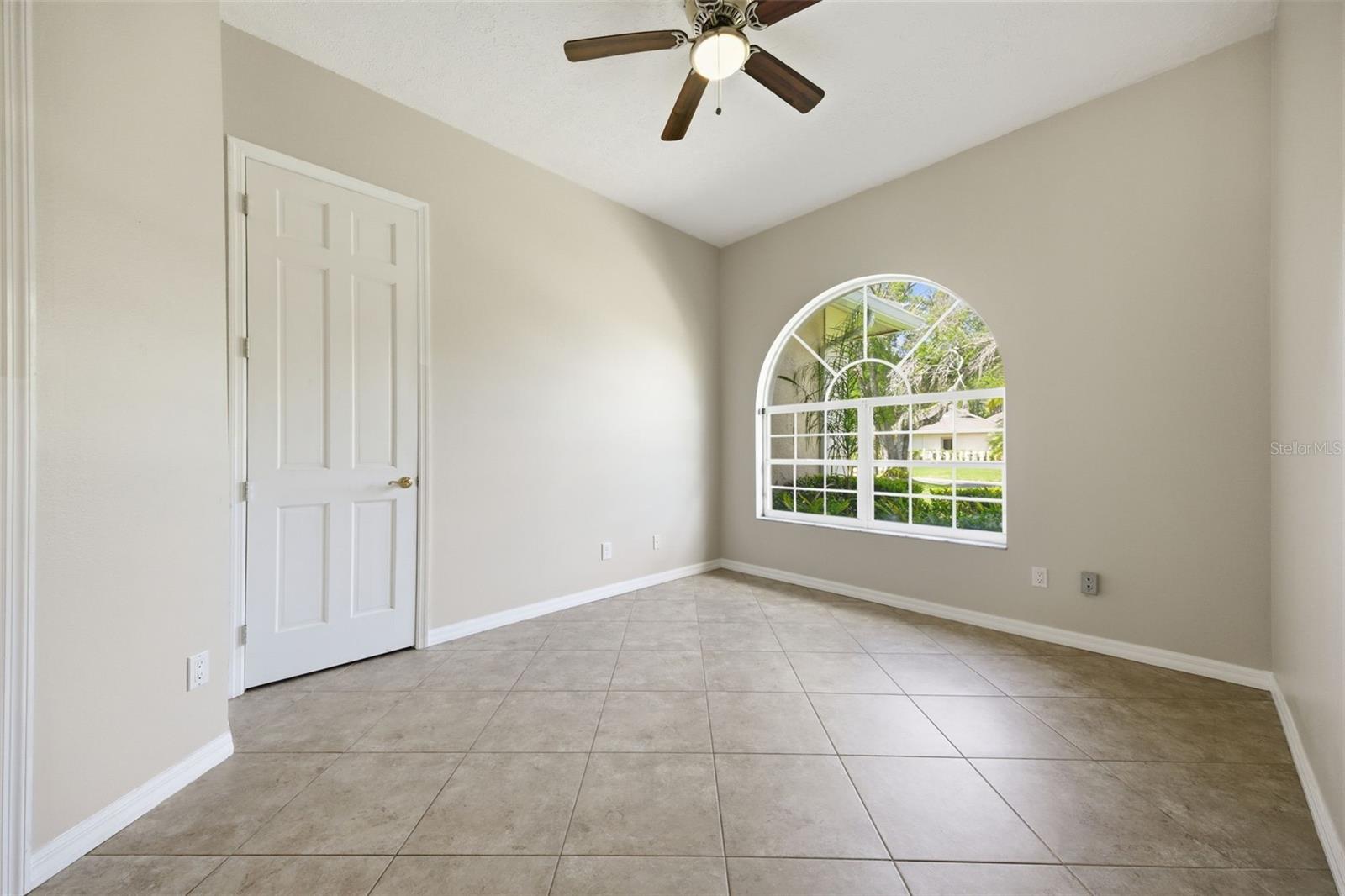 Image 20 of 53 For 18629 Avenue Capri