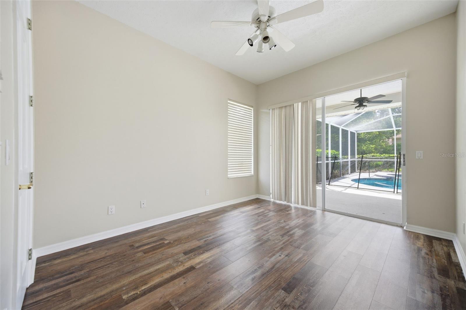 Image 22 of 53 For 18629 Avenue Capri