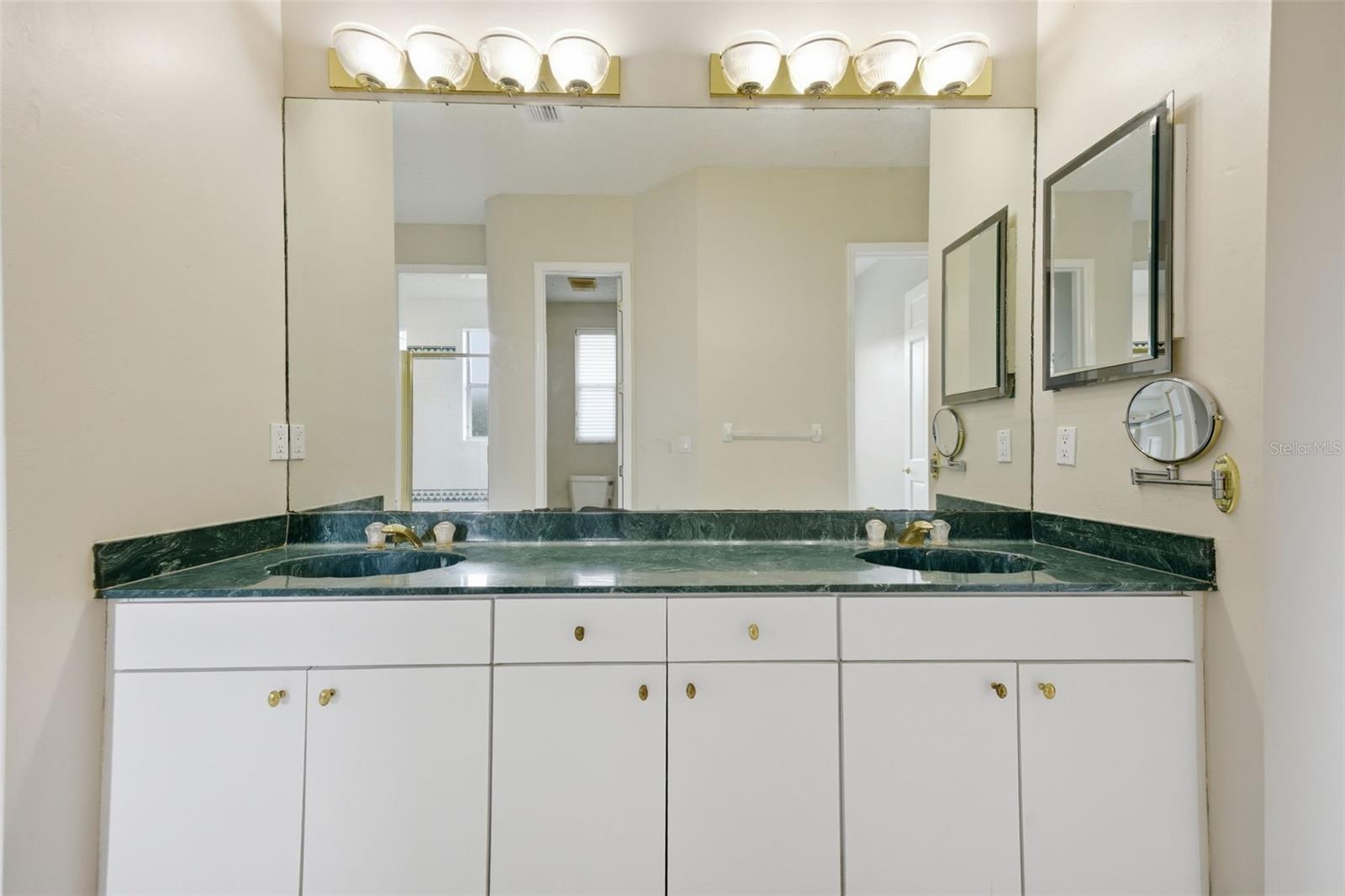 Image 26 of 53 For 18629 Avenue Capri