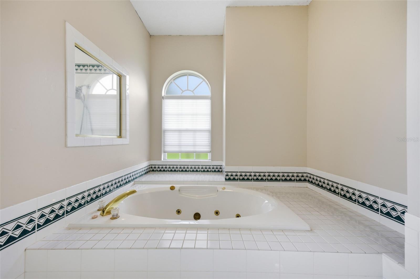 Image 27 of 53 For 18629 Avenue Capri