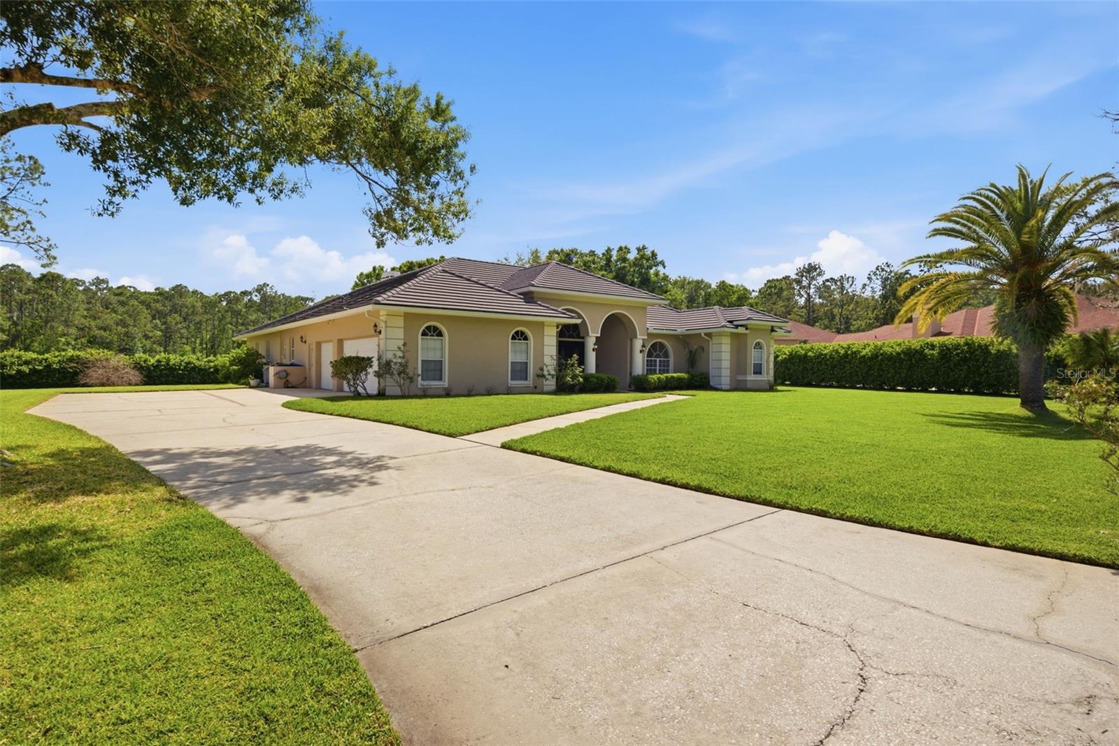 Image 34 of 53 For 18629 Avenue Capri