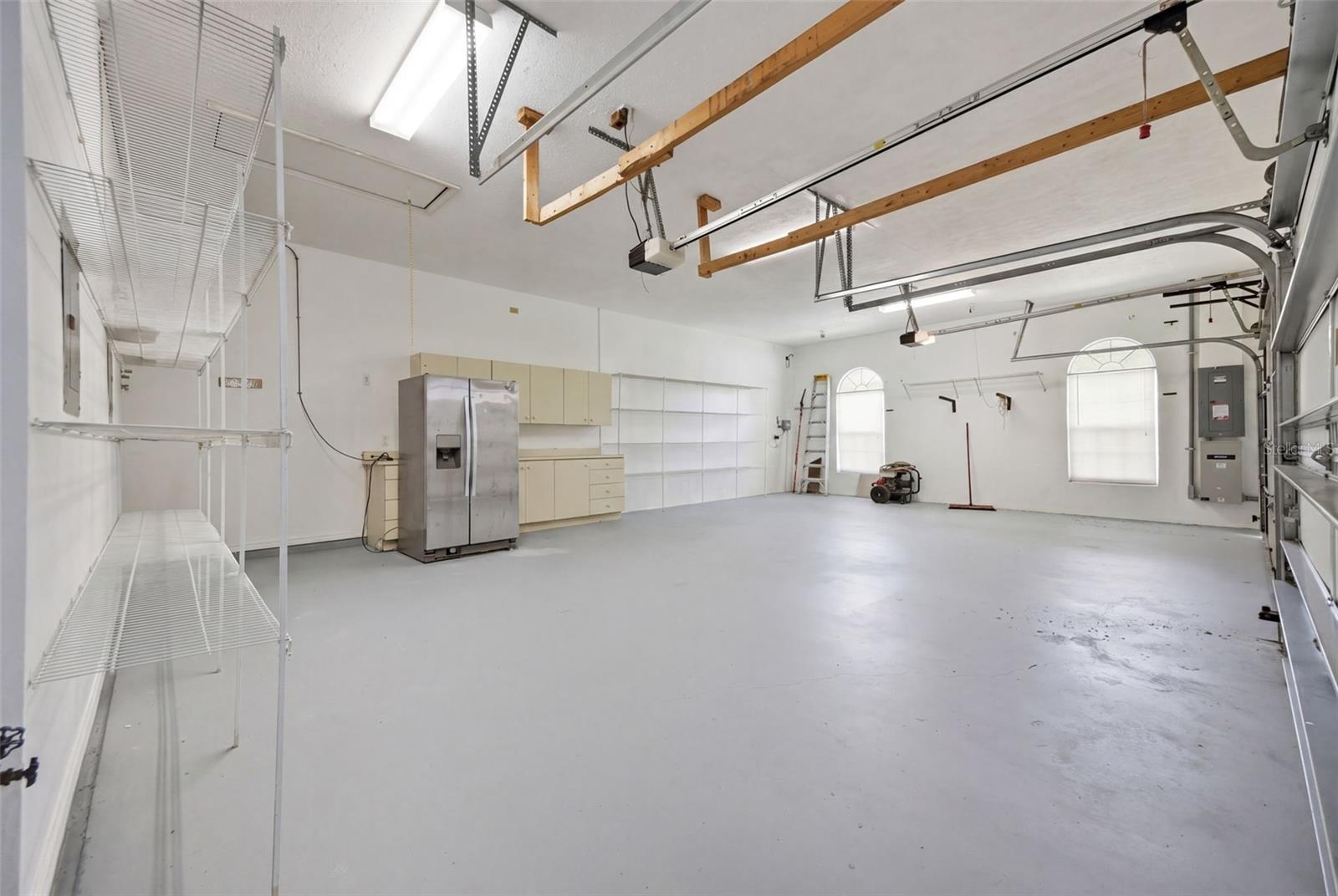 Image 38 of 53 For 18629 Avenue Capri