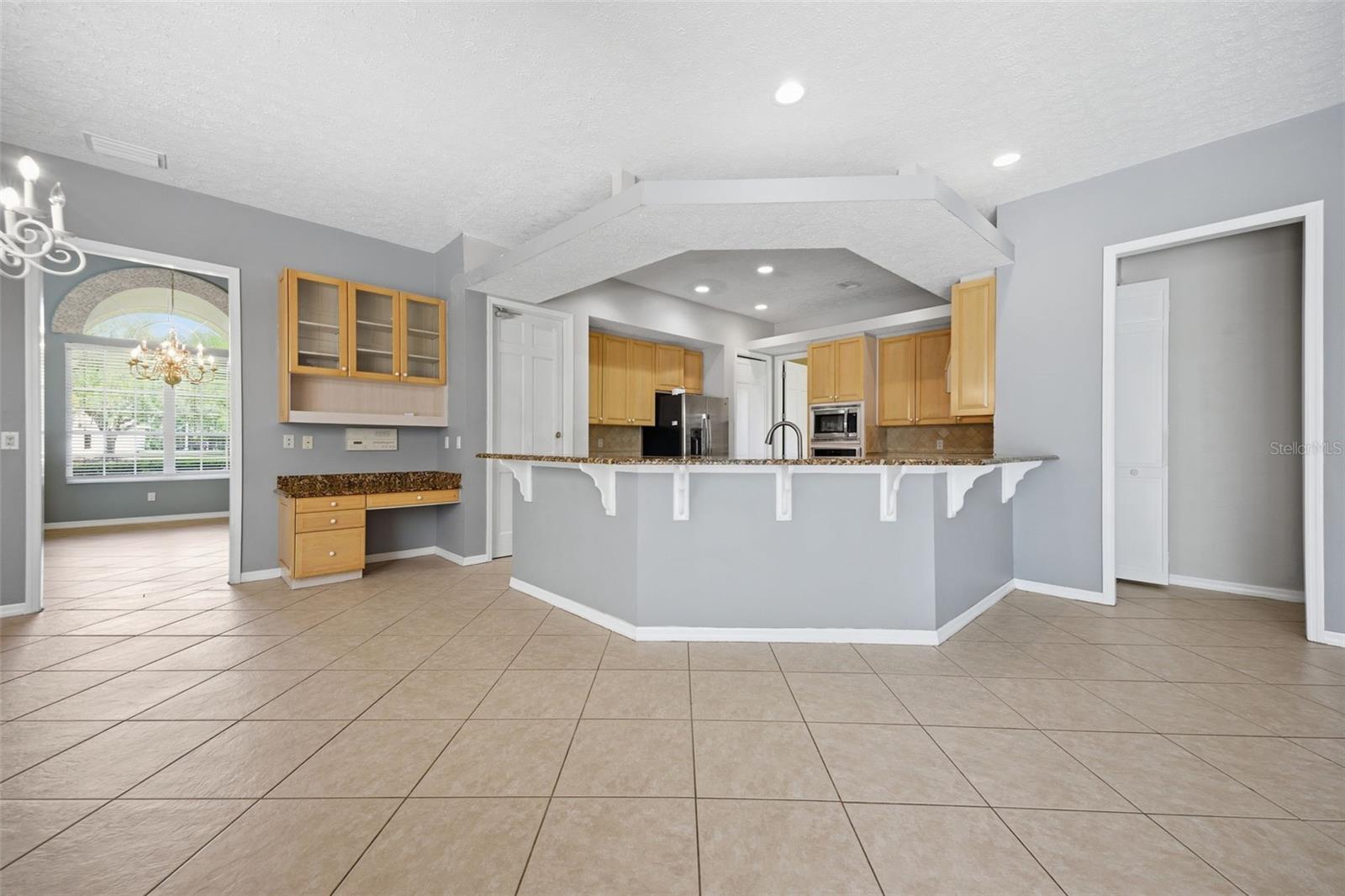 Image 5 of 53 For 18629 Avenue Capri