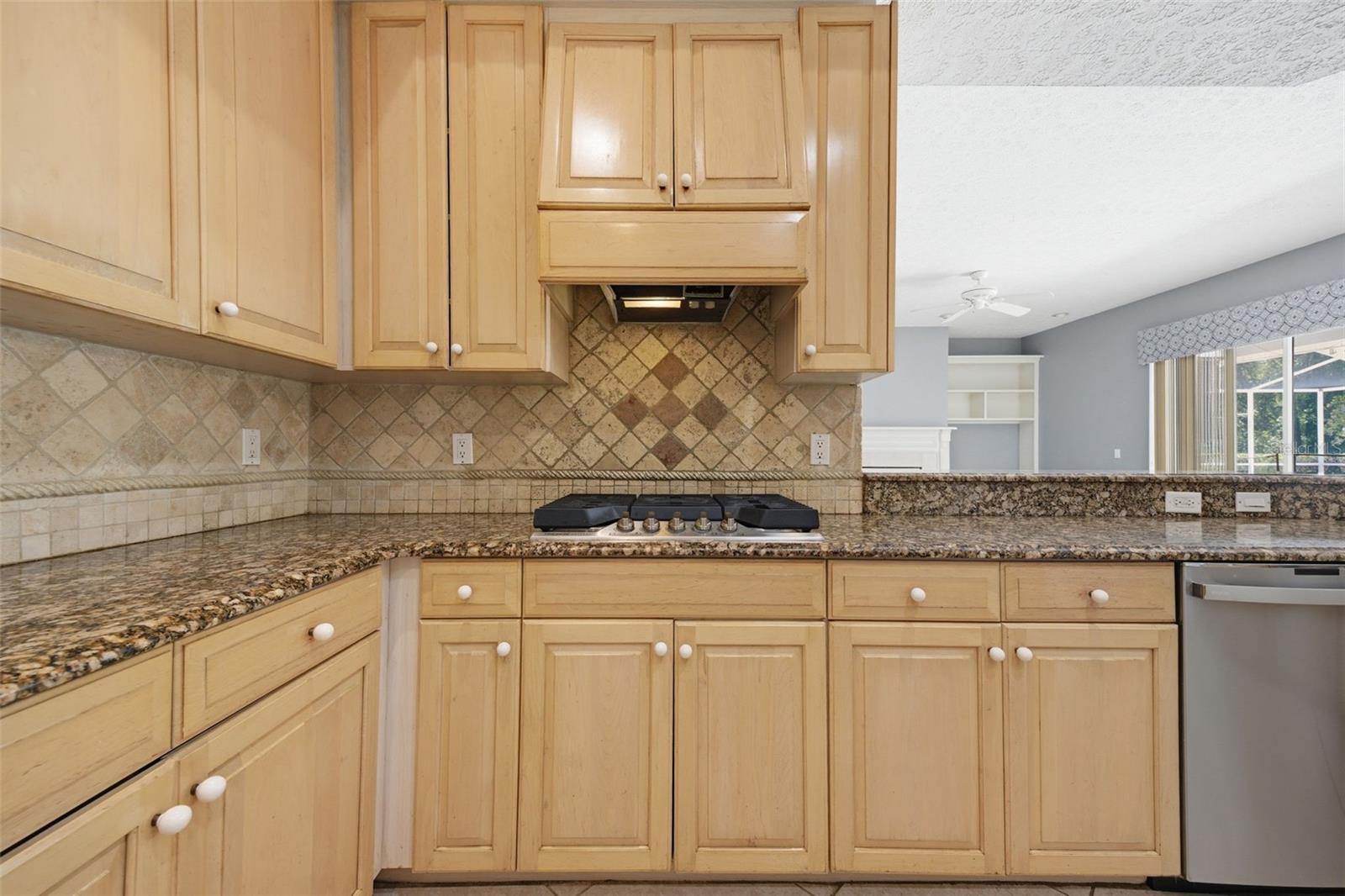 Image 8 of 53 For 18629 Avenue Capri