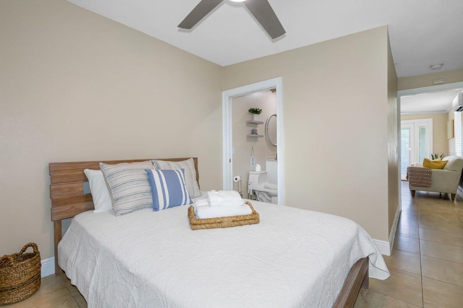 Image 24 of 50 For 4501 Jamaica Street