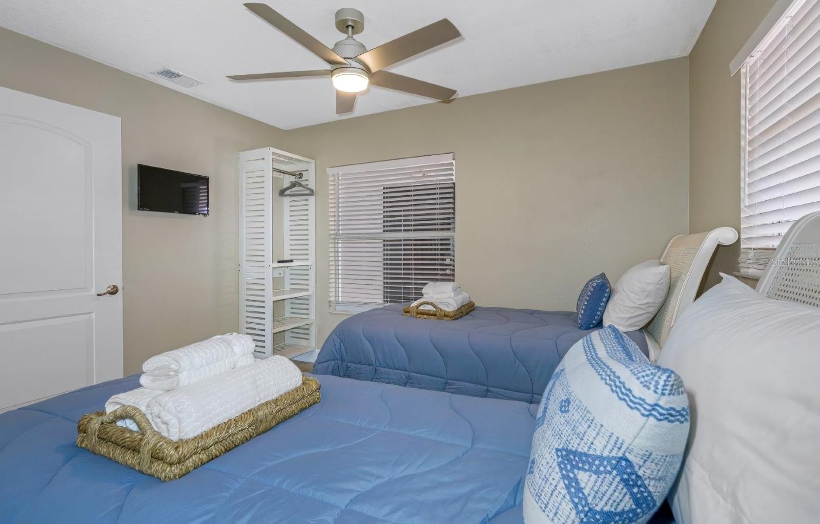 Image 27 of 50 For 4501 Jamaica Street