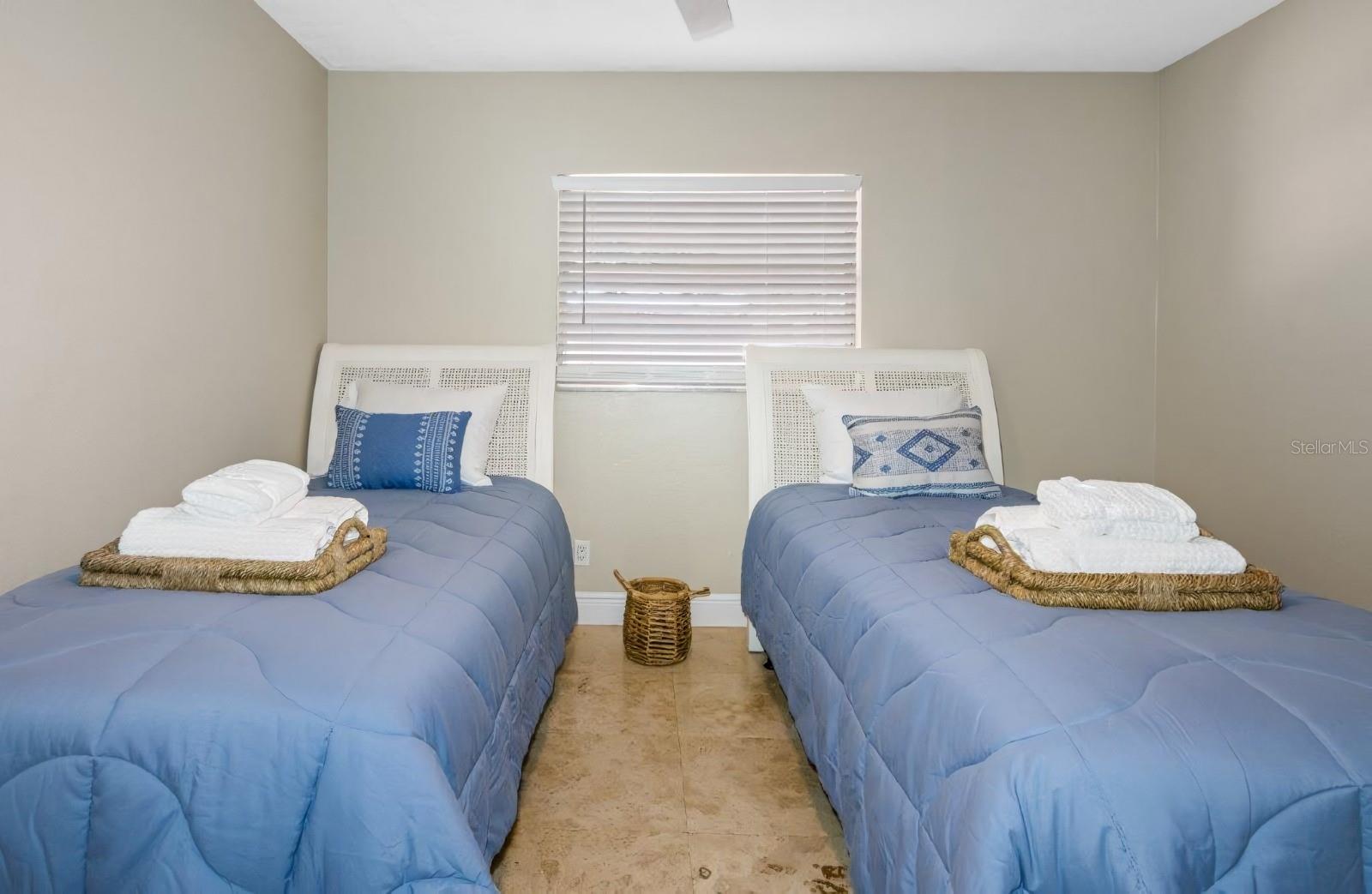 Image 29 of 50 For 4501 Jamaica Street