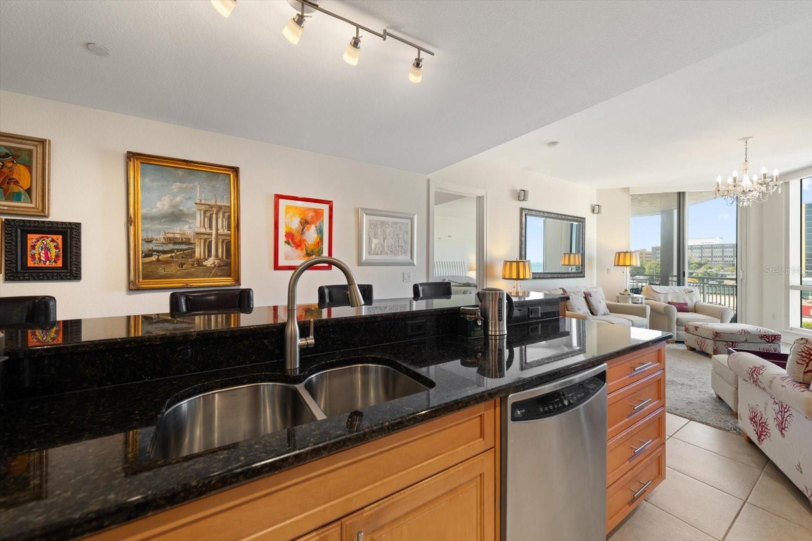 Image 11 of 39 For 331 Cleveland St  #301