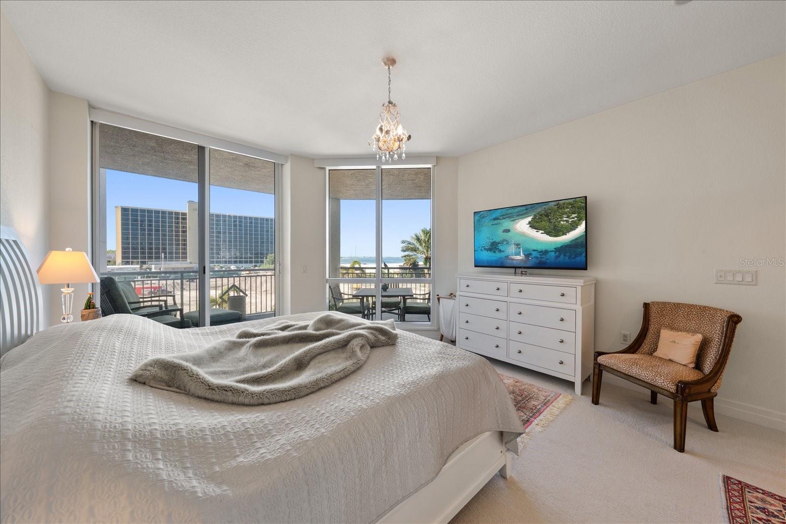 Image 17 of 39 For 331 Cleveland St  #301