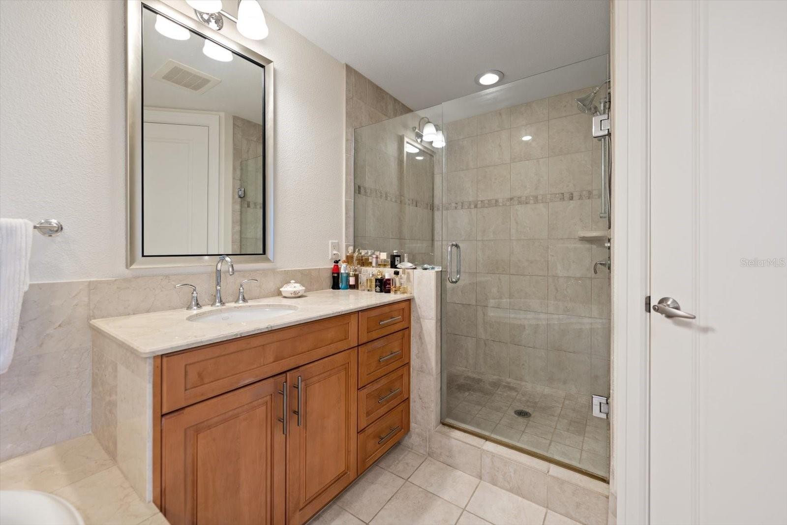 Image 21 of 39 For 331 Cleveland St  #301