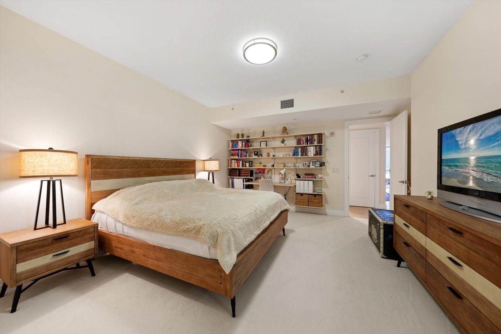 Image 22 of 39 For 331 Cleveland St  #301