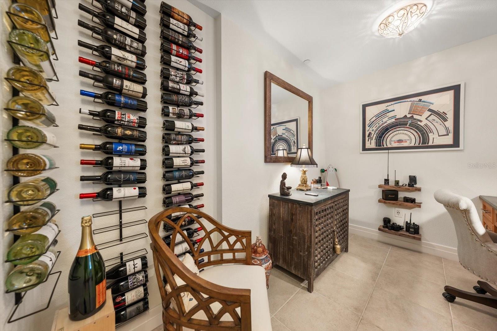 Image 6 of 39 For 331 Cleveland St  #301