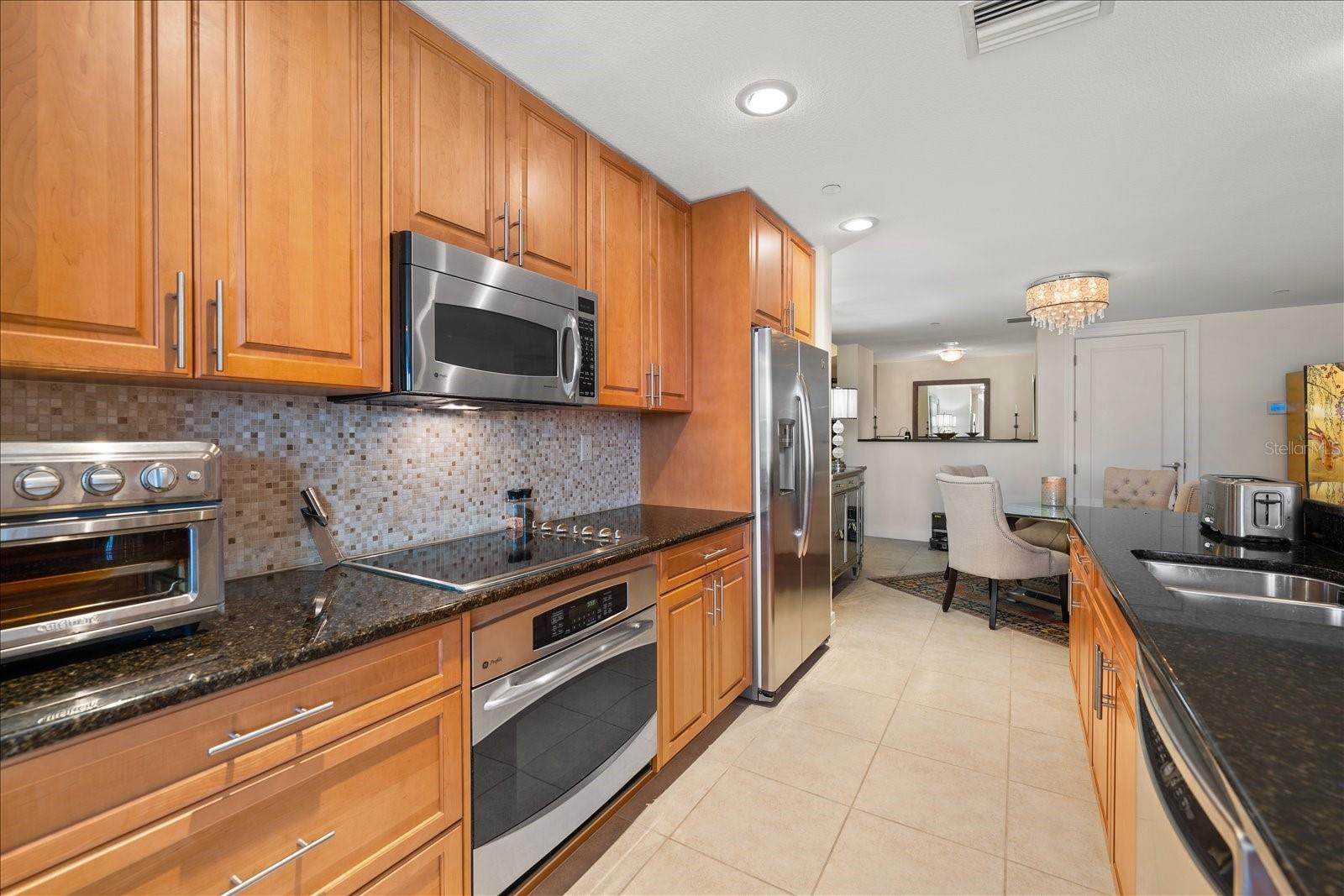 Image 9 of 39 For 331 Cleveland St  #301