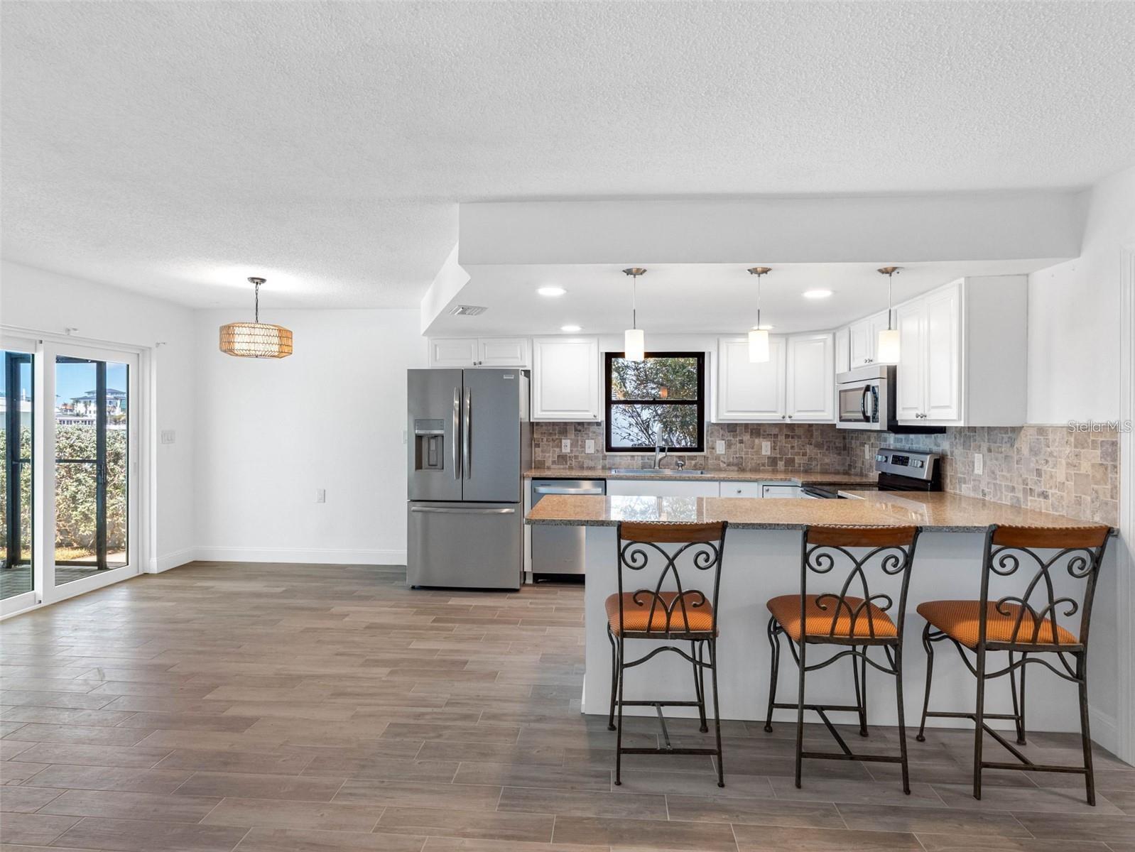 Image 26 of 51 For 562 Johns Pass Avenue