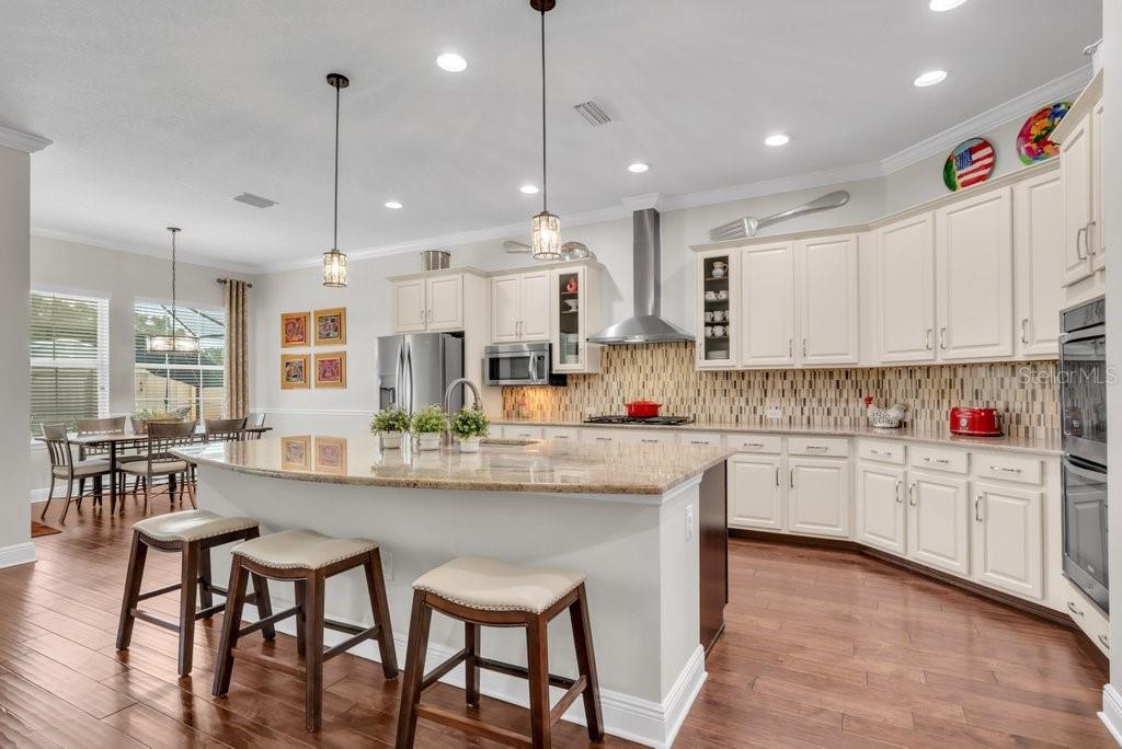 Listing photo id 11 for 1221 Cadence Court