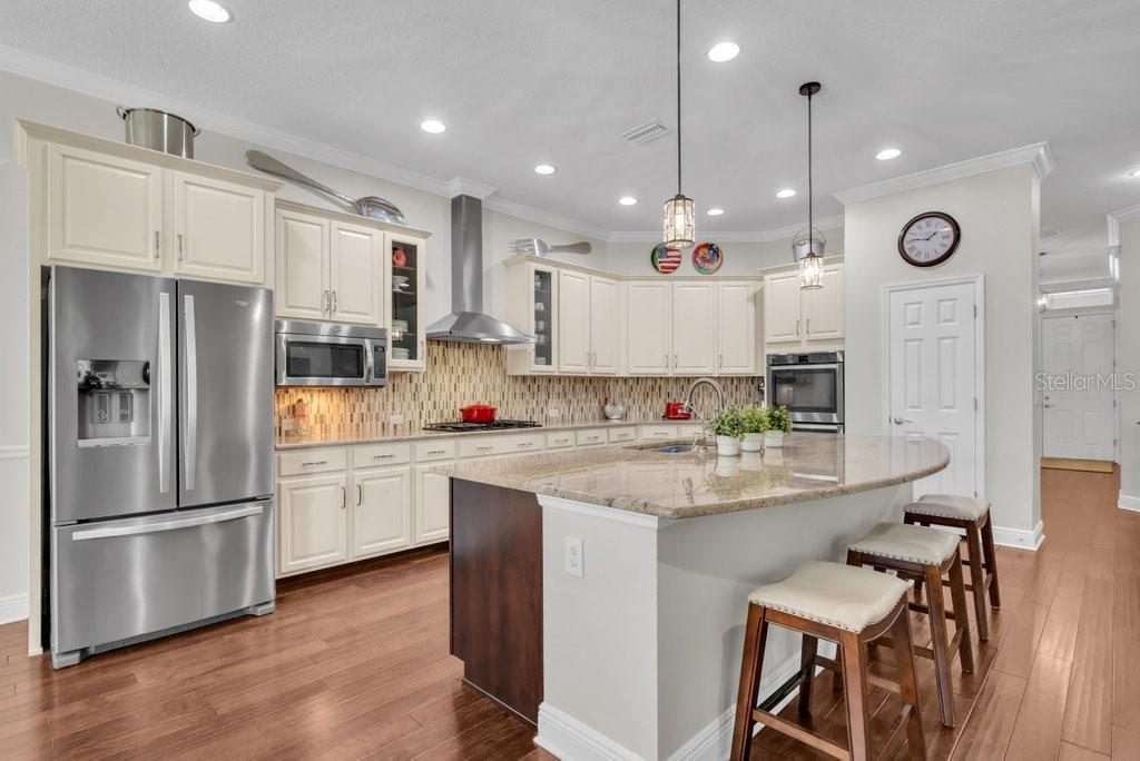 Listing photo id 12 for 1221 Cadence Court