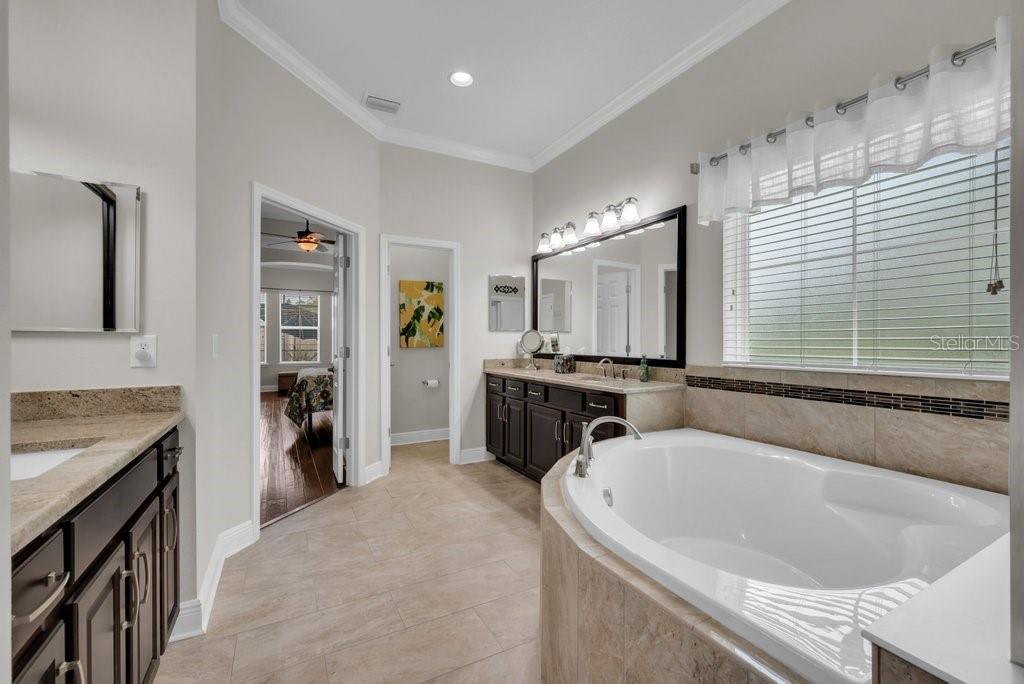 Listing photo id 21 for 1221 Cadence Court