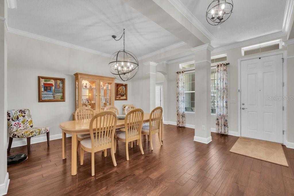 Listing photo id 2 for 1221 Cadence Court