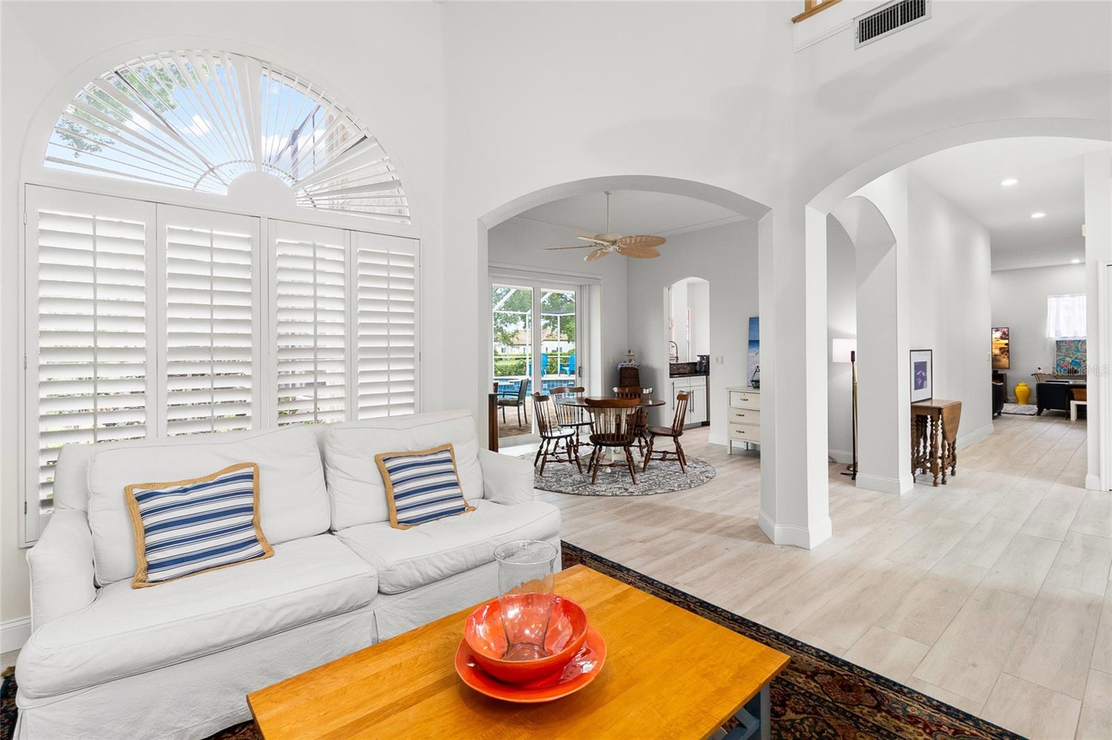 Image 14 of 59 For 4815 Queen Palm Terrace Ne