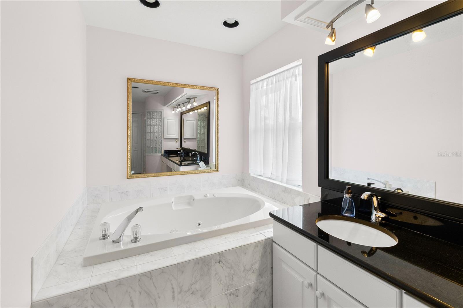 Image 34 of 59 For 4815 Queen Palm Terrace Ne