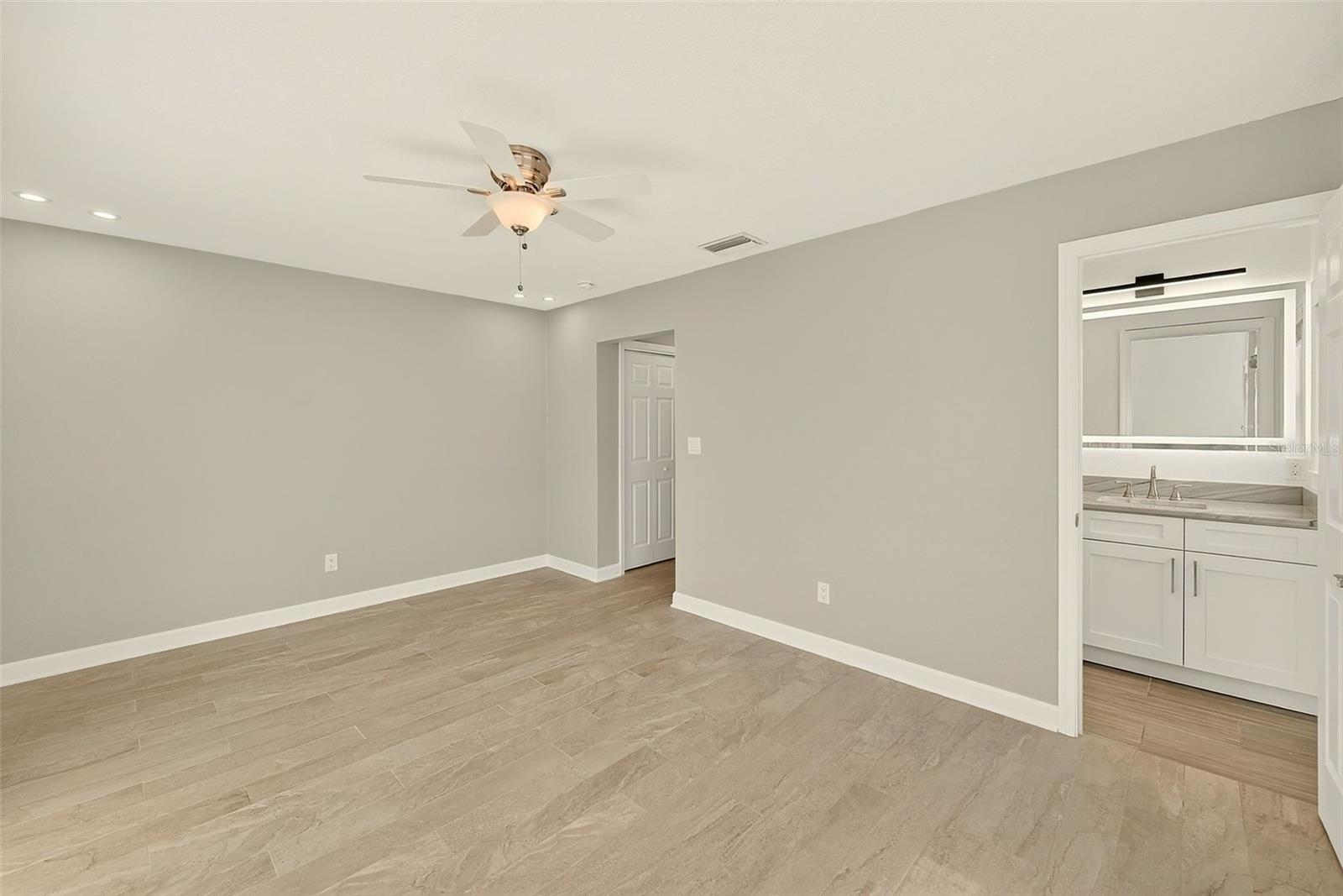 Image 20 of 49 For 5434 Oakhurst Drive