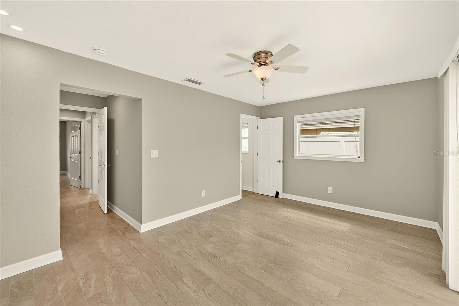 Image 21 of 49 For 5434 Oakhurst Drive