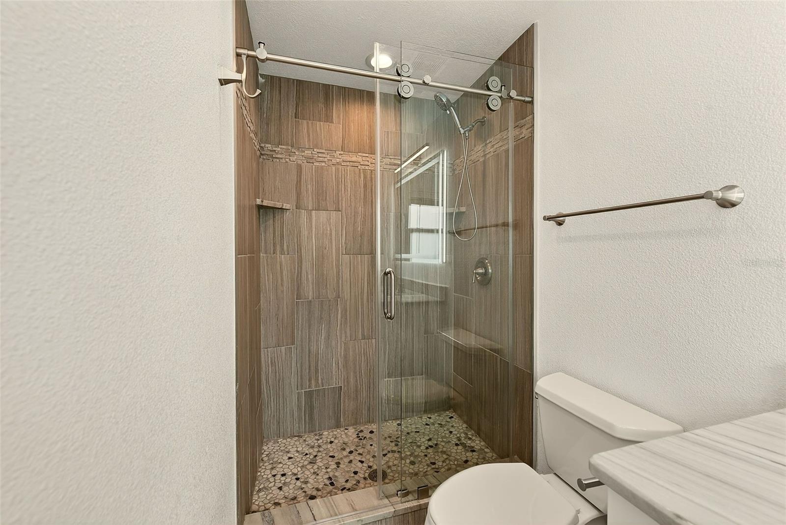 Image 23 of 49 For 5434 Oakhurst Drive