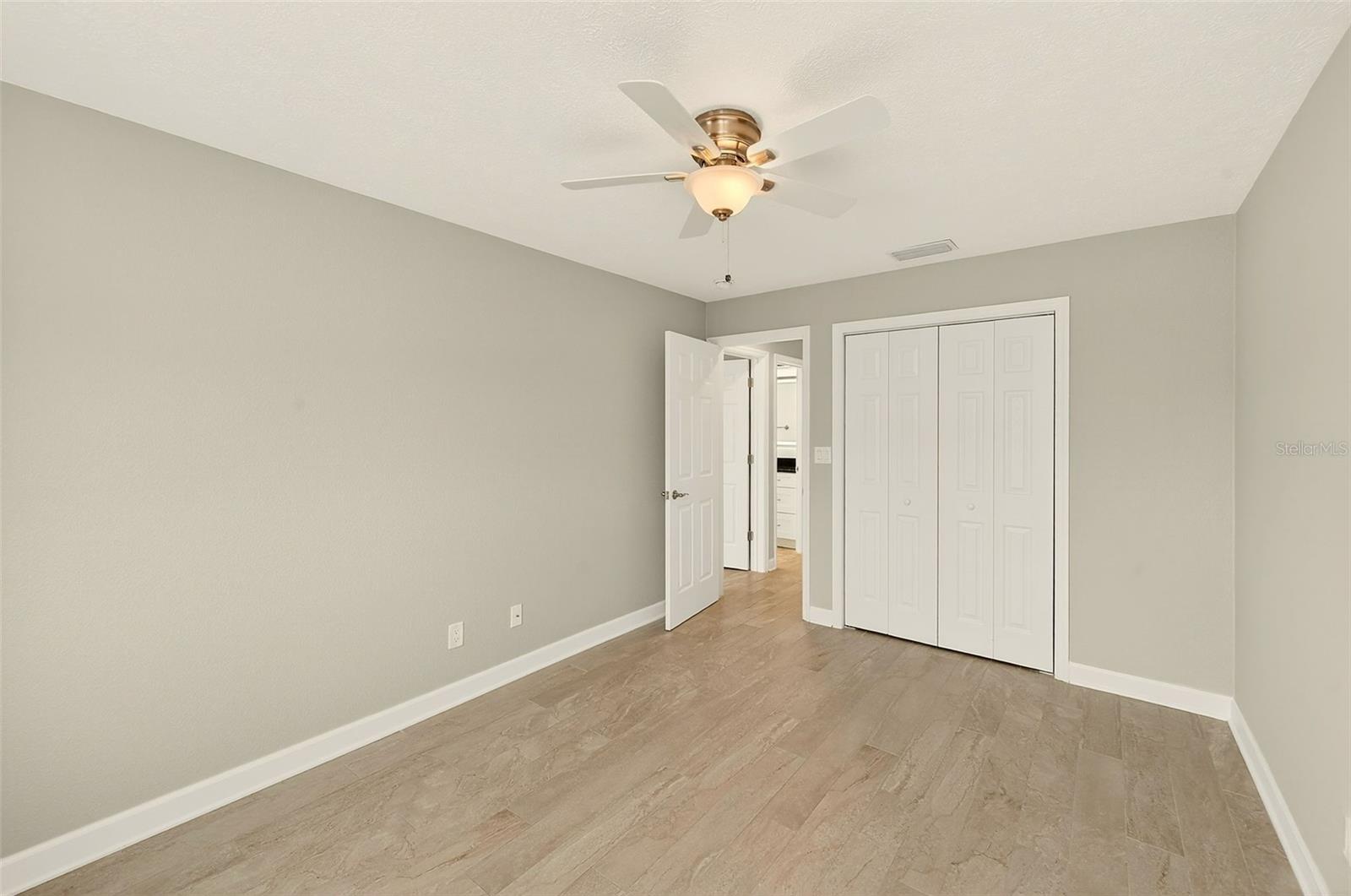 Image 25 of 49 For 5434 Oakhurst Drive