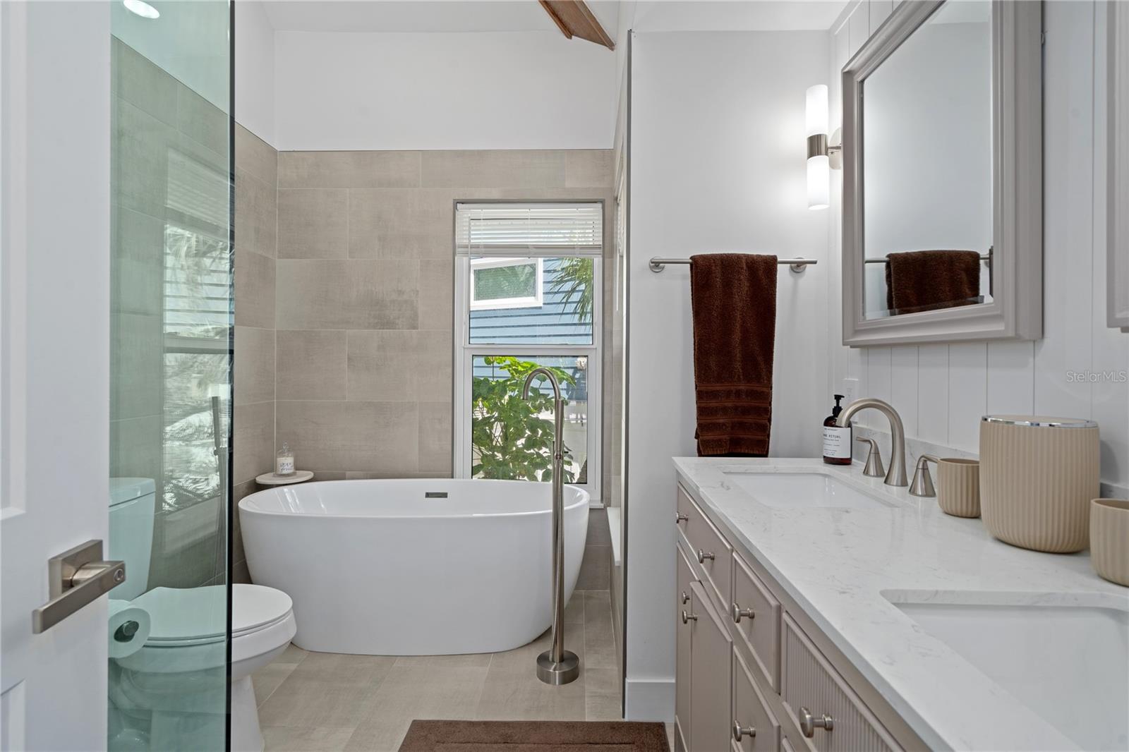 Image 28 of 89 For 151 Punta Vista Drive