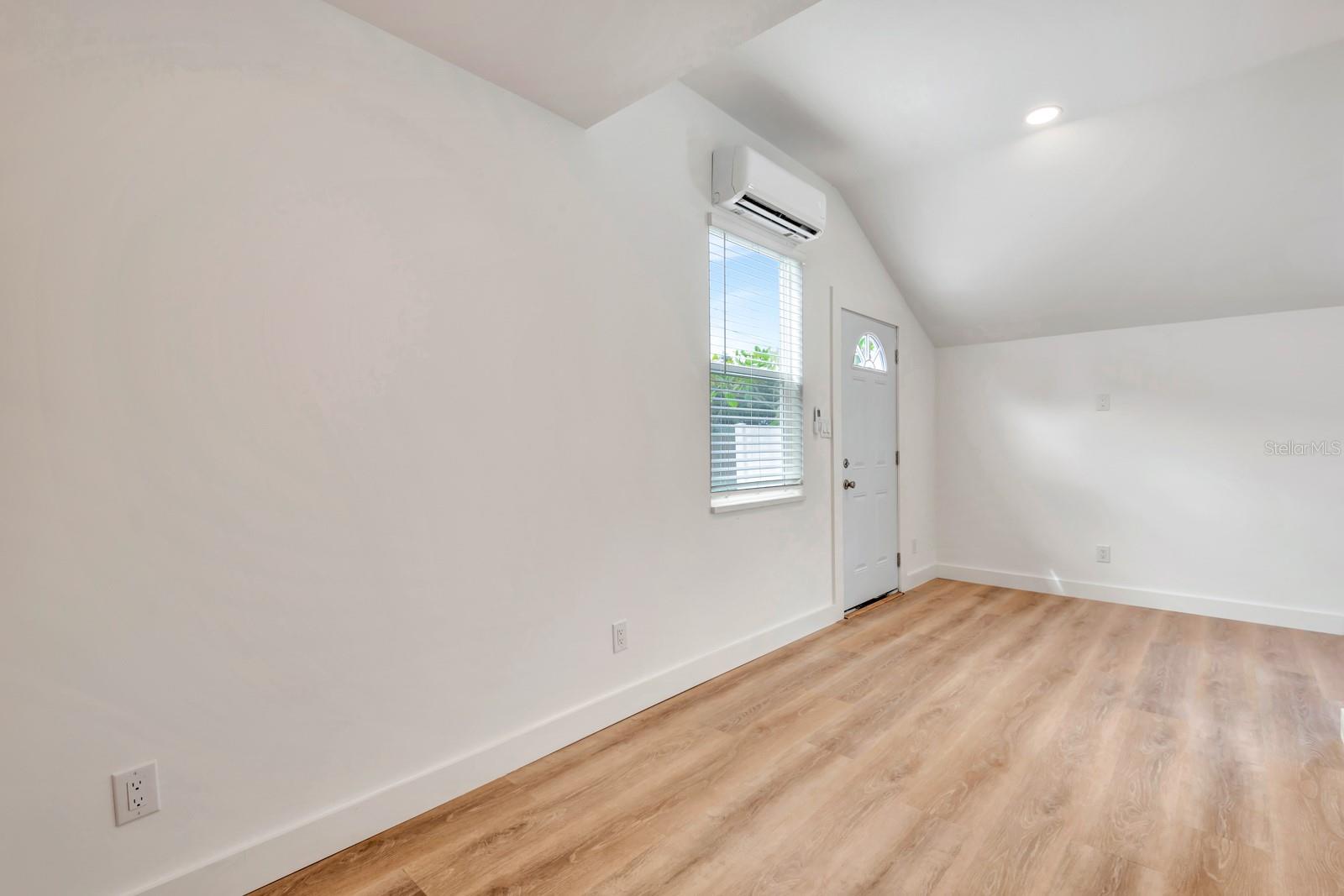 Image 3 of 9 For 1508 27 Avenue N