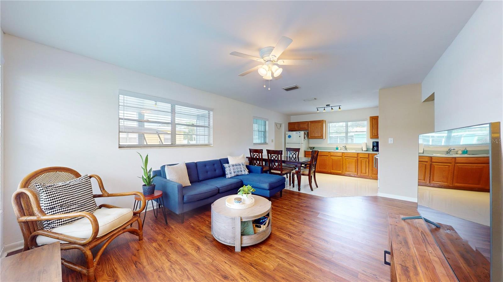 Image 3 of 26 For 4728 Bay Avenue