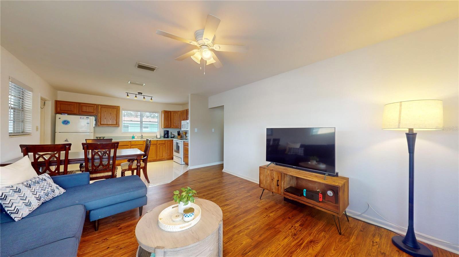 Image 4 of 26 For 4728 Bay Avenue