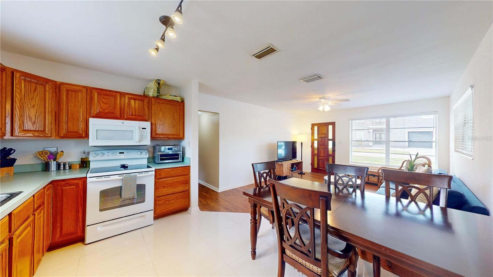 Image 8 of 26 For 4728 Bay Avenue