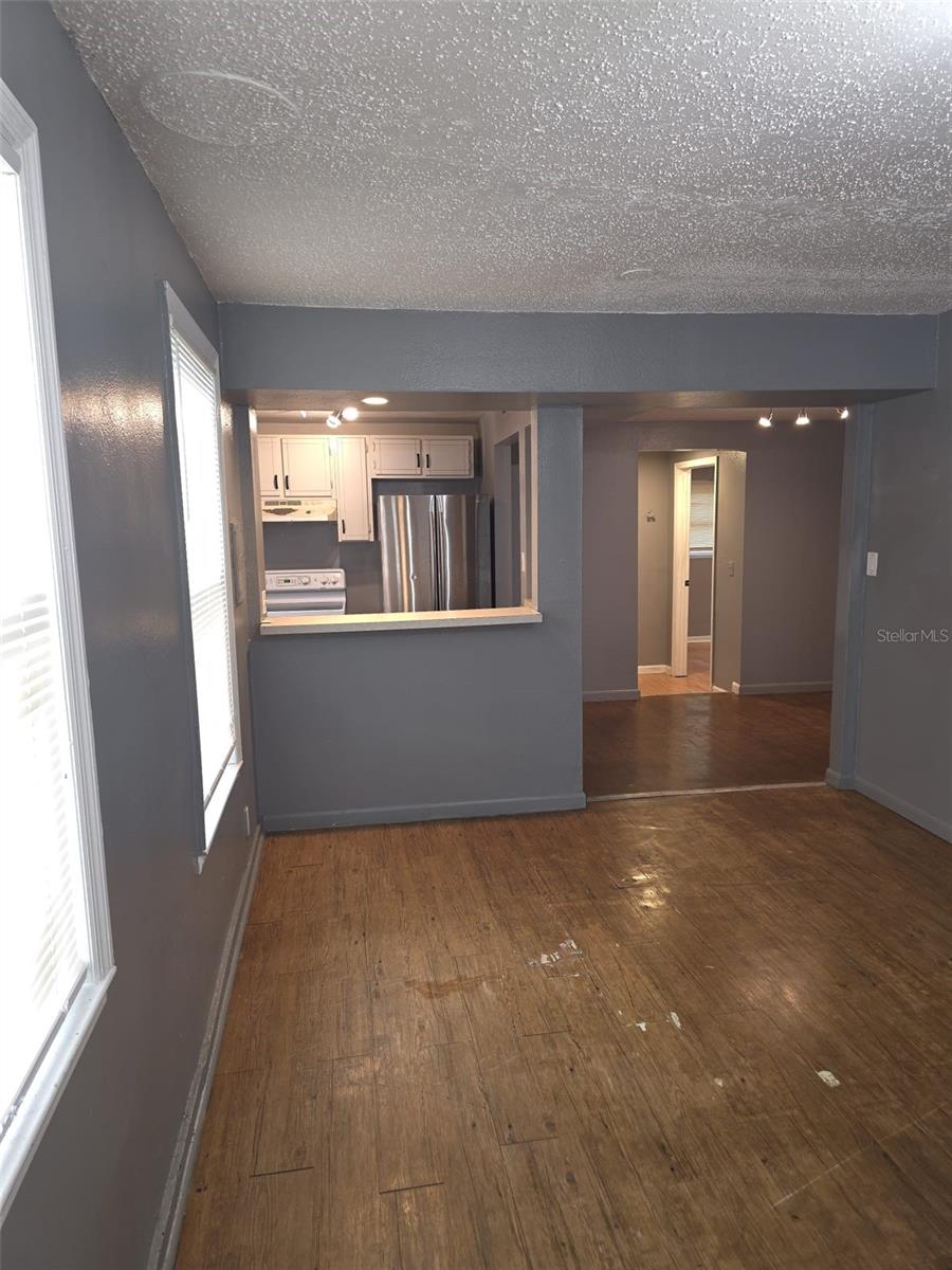 Image 4 of 15 For 3022 Deleuil Avenue