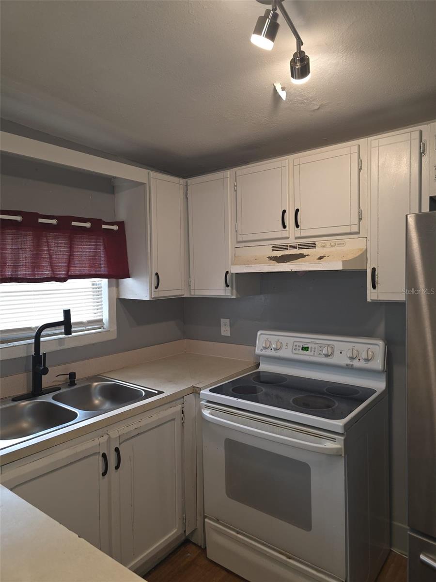 Image 5 of 15 For 3022 Deleuil Avenue