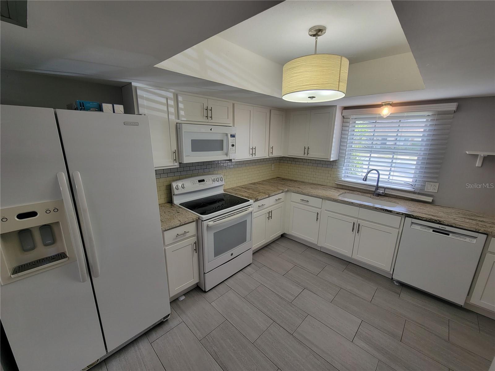 Image 14 of 25 For 1657 Lake Avenue 3