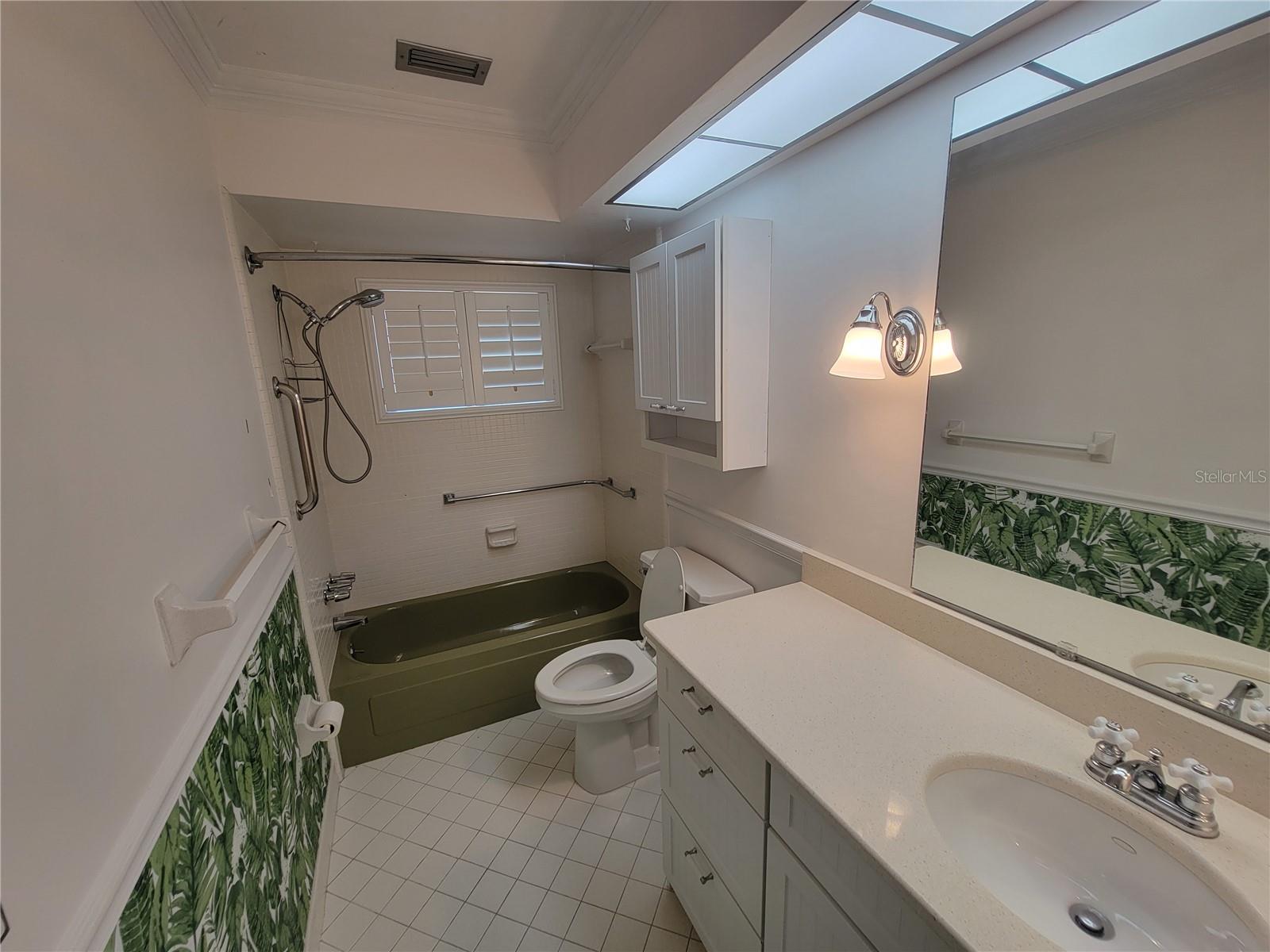 Image 20 of 25 For 1657 Lake Avenue 3