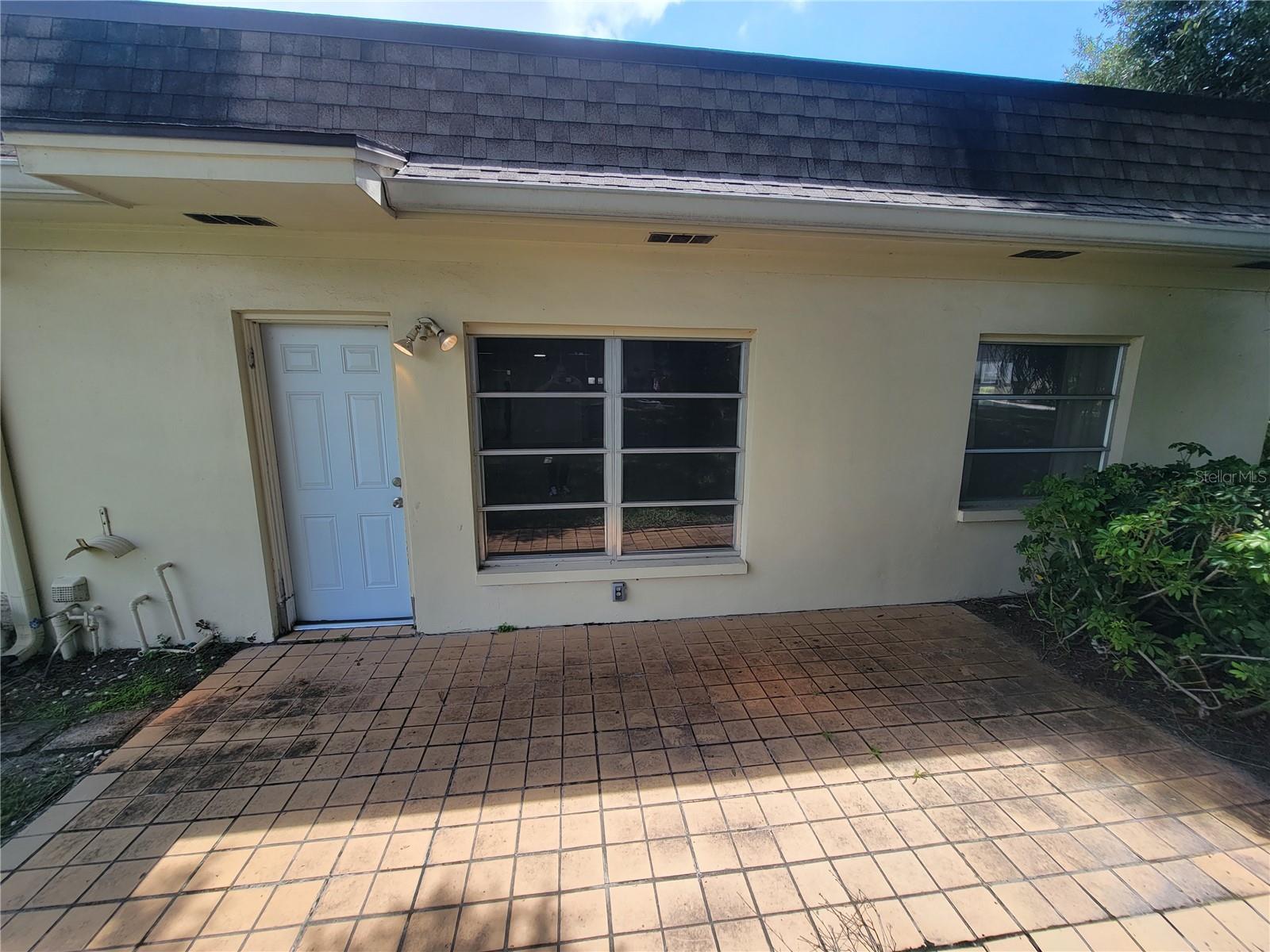 Image 22 of 25 For 1657 Lake Avenue 3