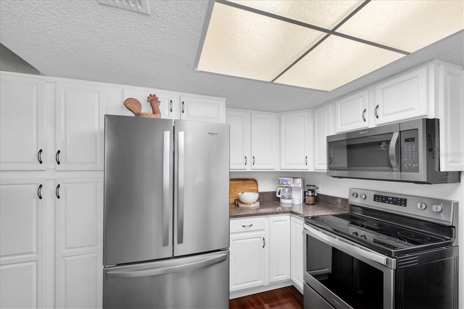 Image 19 of 49 For 25 Harbor Woods Circle