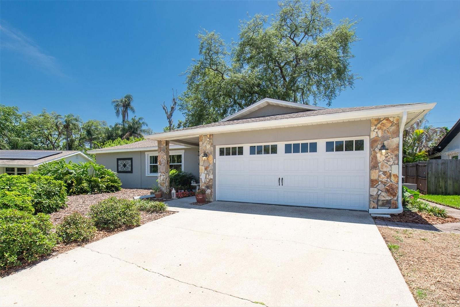 Image 2 of 49 For 25 Harbor Woods Circle