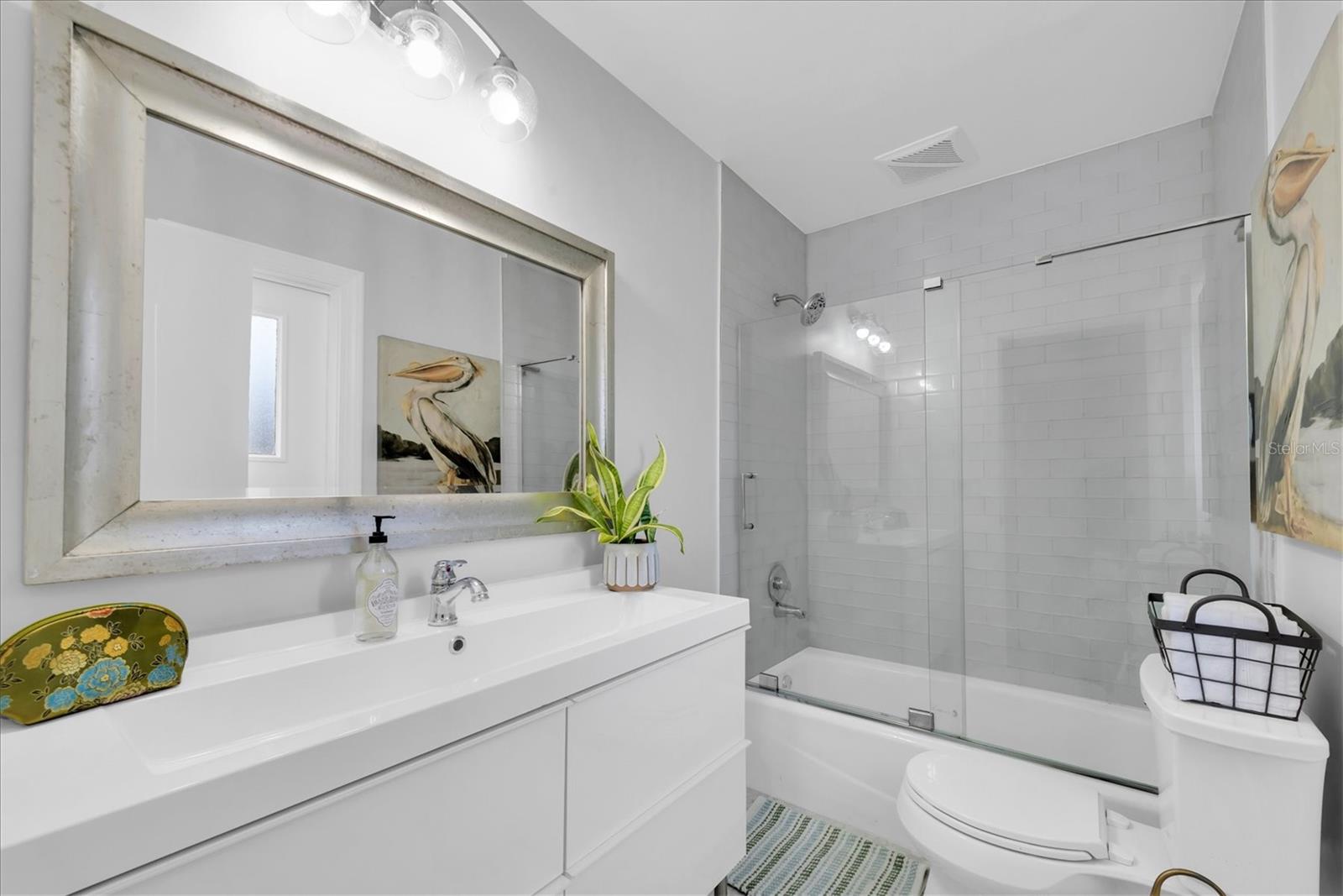 Image 30 of 49 For 25 Harbor Woods Circle