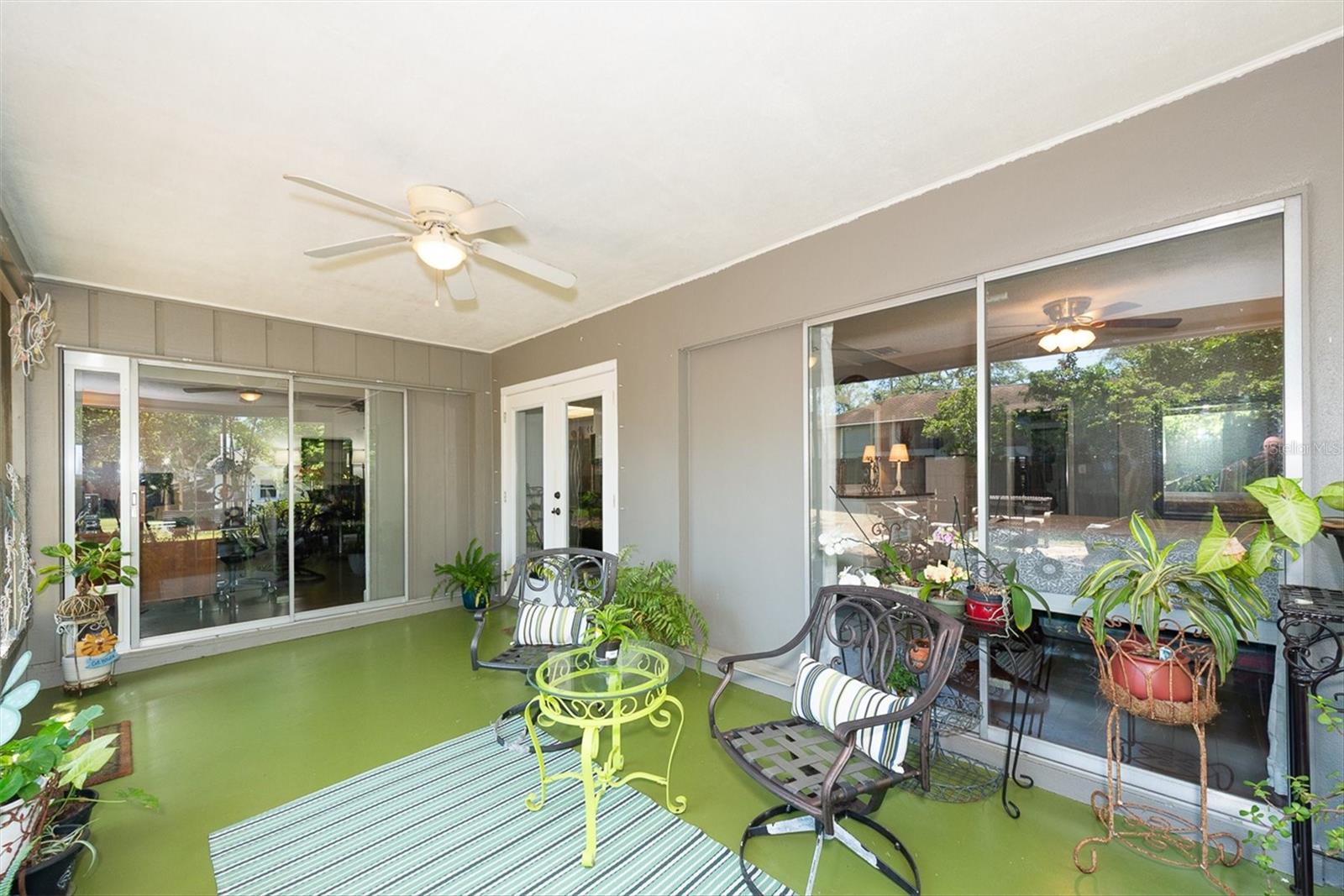 Image 34 of 49 For 25 Harbor Woods Circle