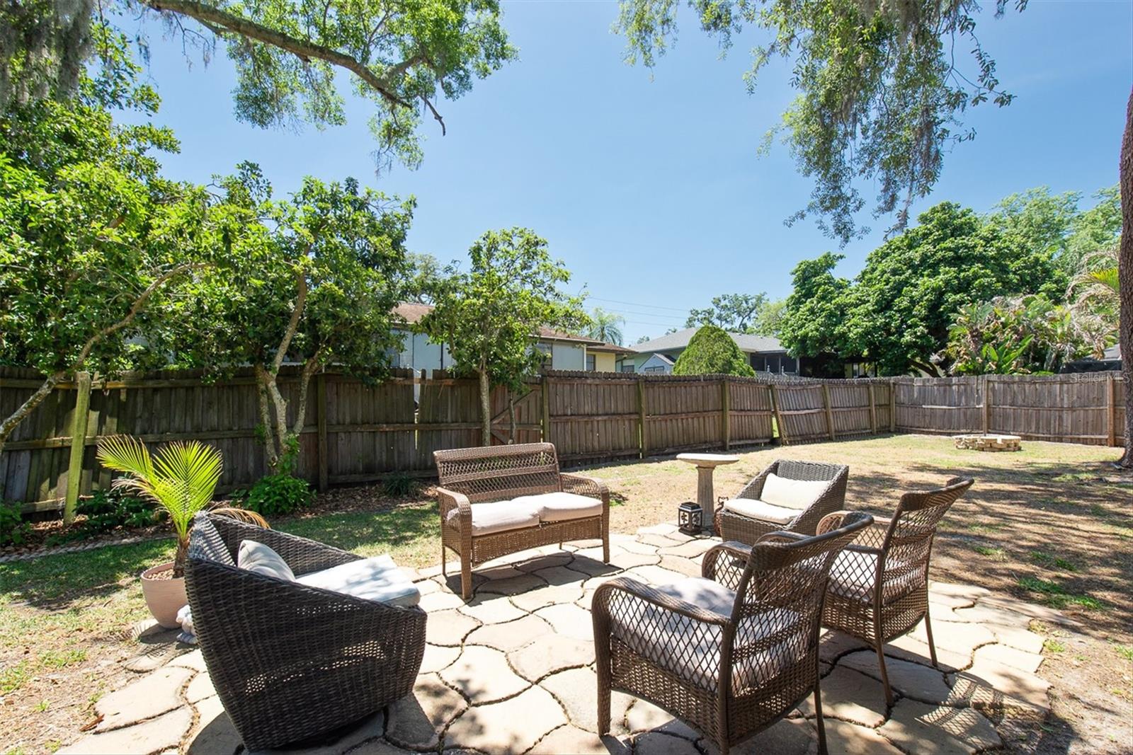 Image 36 of 49 For 25 Harbor Woods Circle